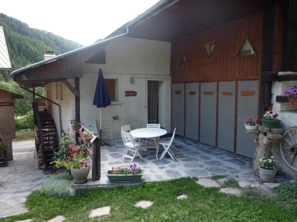 Le Chal Heureux Bel Appartement Dans Vieille Ferme De Montagne Renovee Les Orres Exterior foto