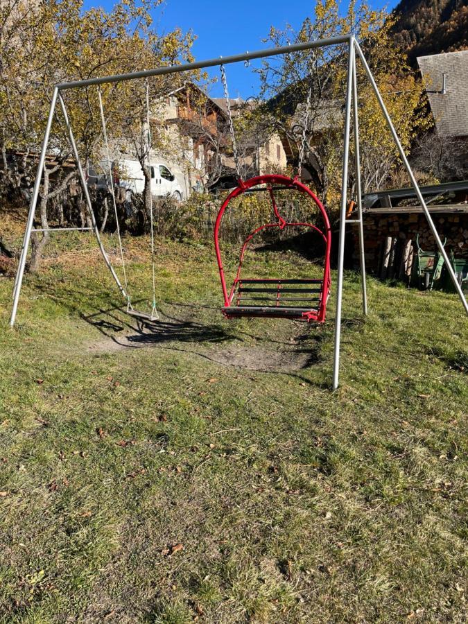 Le Chal Heureux Bel Appartement Dans Vieille Ferme De Montagne Renovee Les Orres Exterior foto