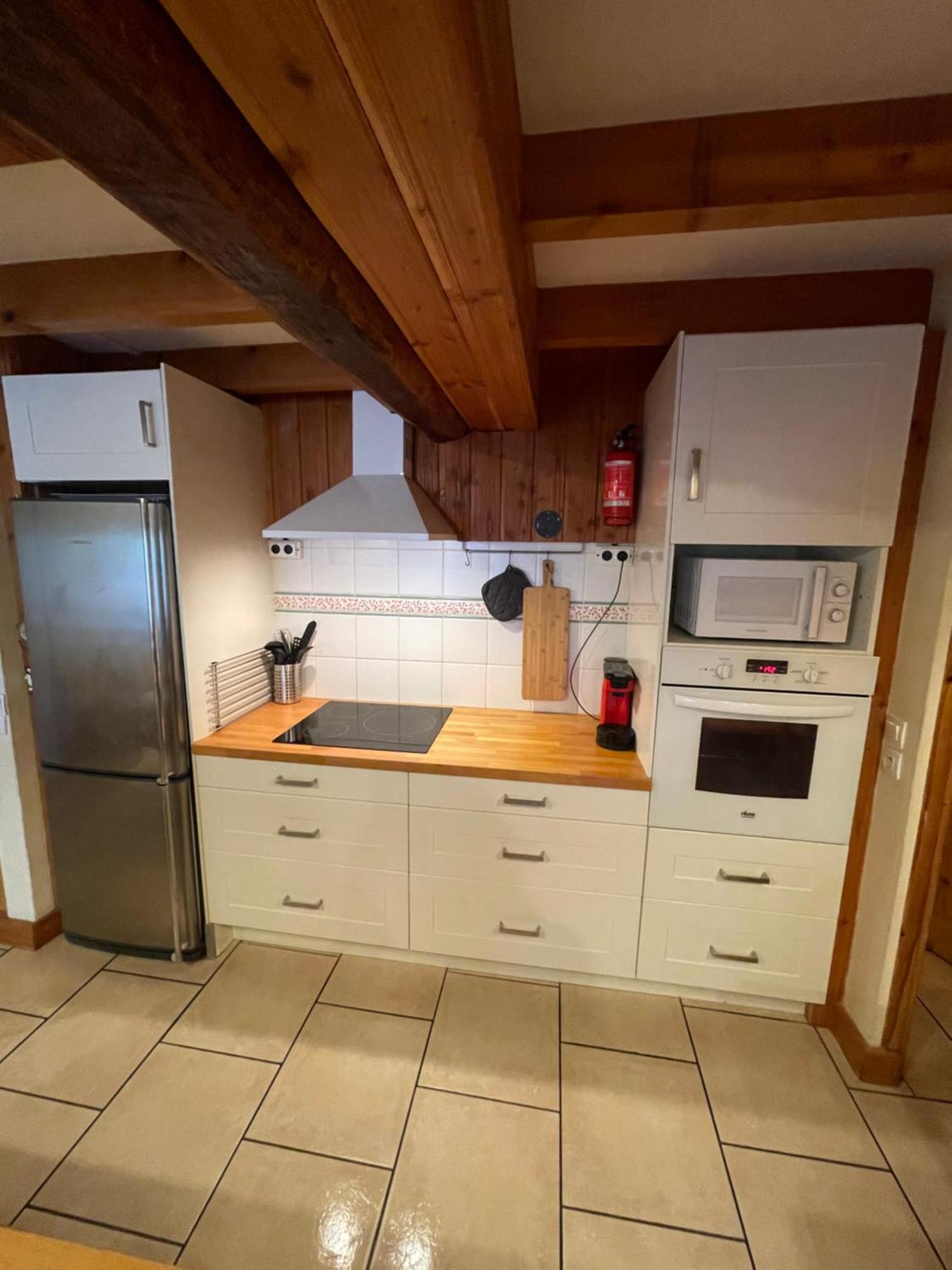 Le Chal Heureux Bel Appartement Dans Vieille Ferme De Montagne Renovee Les Orres Exterior foto