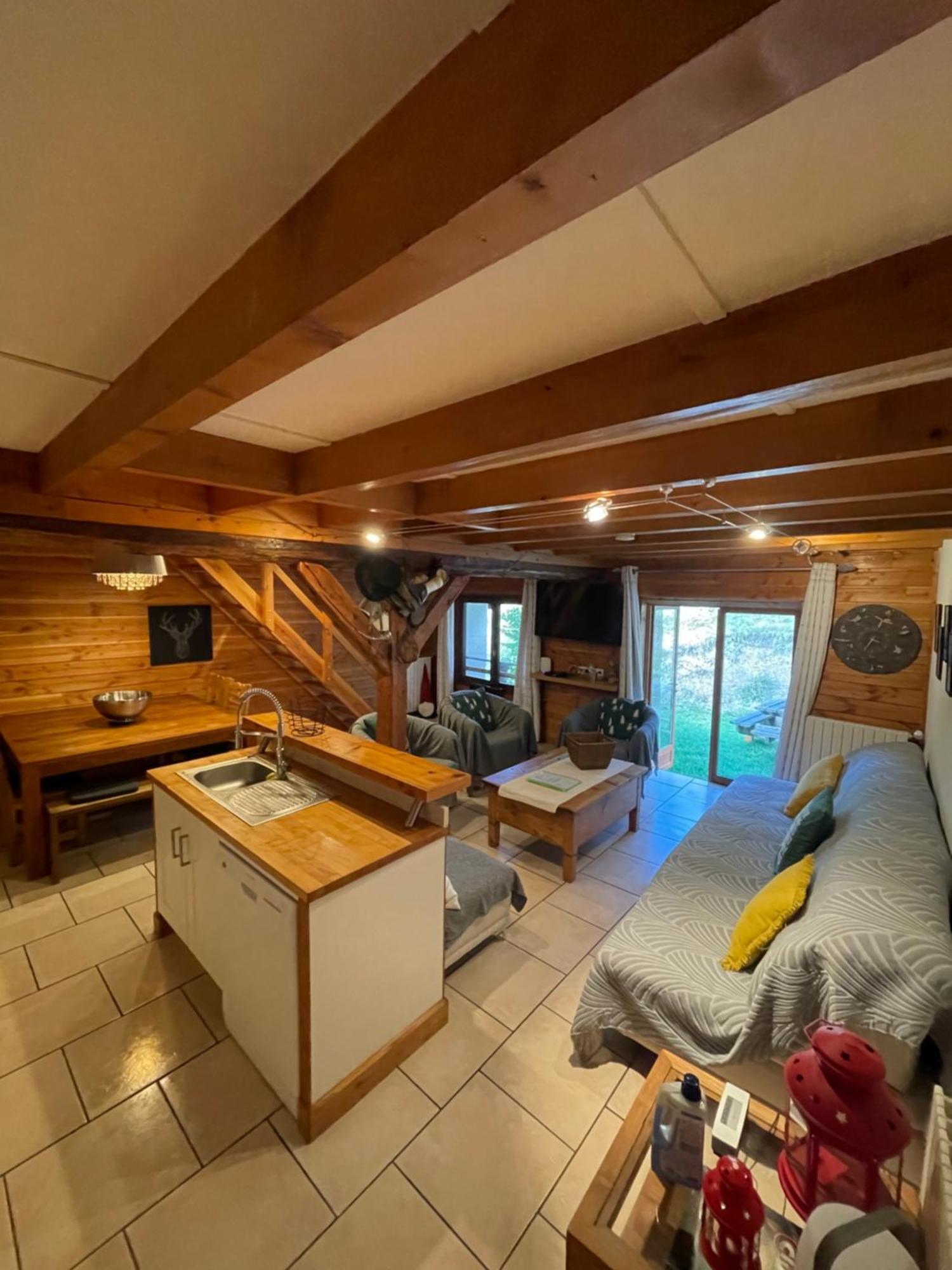 Le Chal Heureux Bel Appartement Dans Vieille Ferme De Montagne Renovee Les Orres Exterior foto