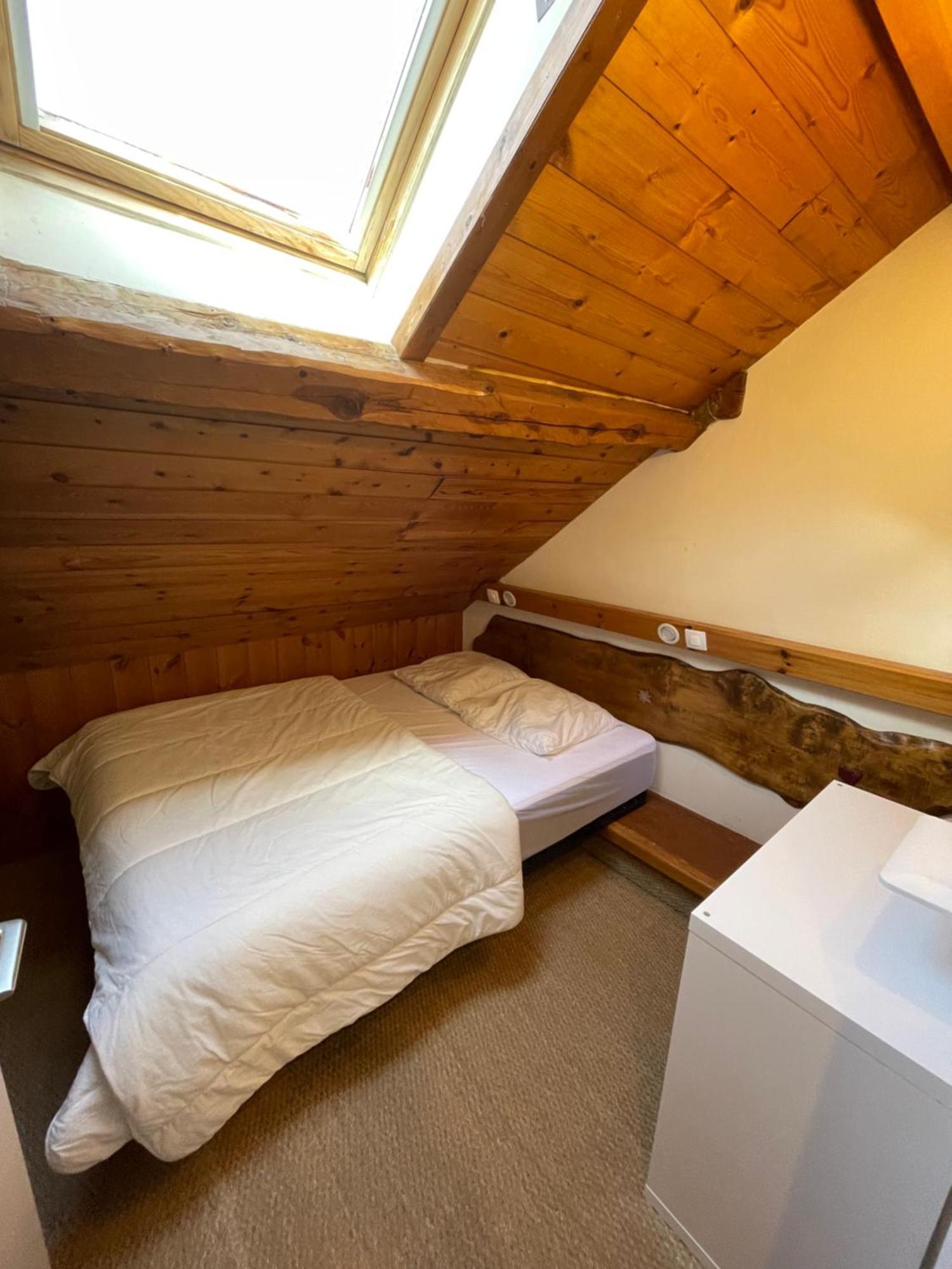 Le Chal Heureux Bel Appartement Dans Vieille Ferme De Montagne Renovee Les Orres Exterior foto